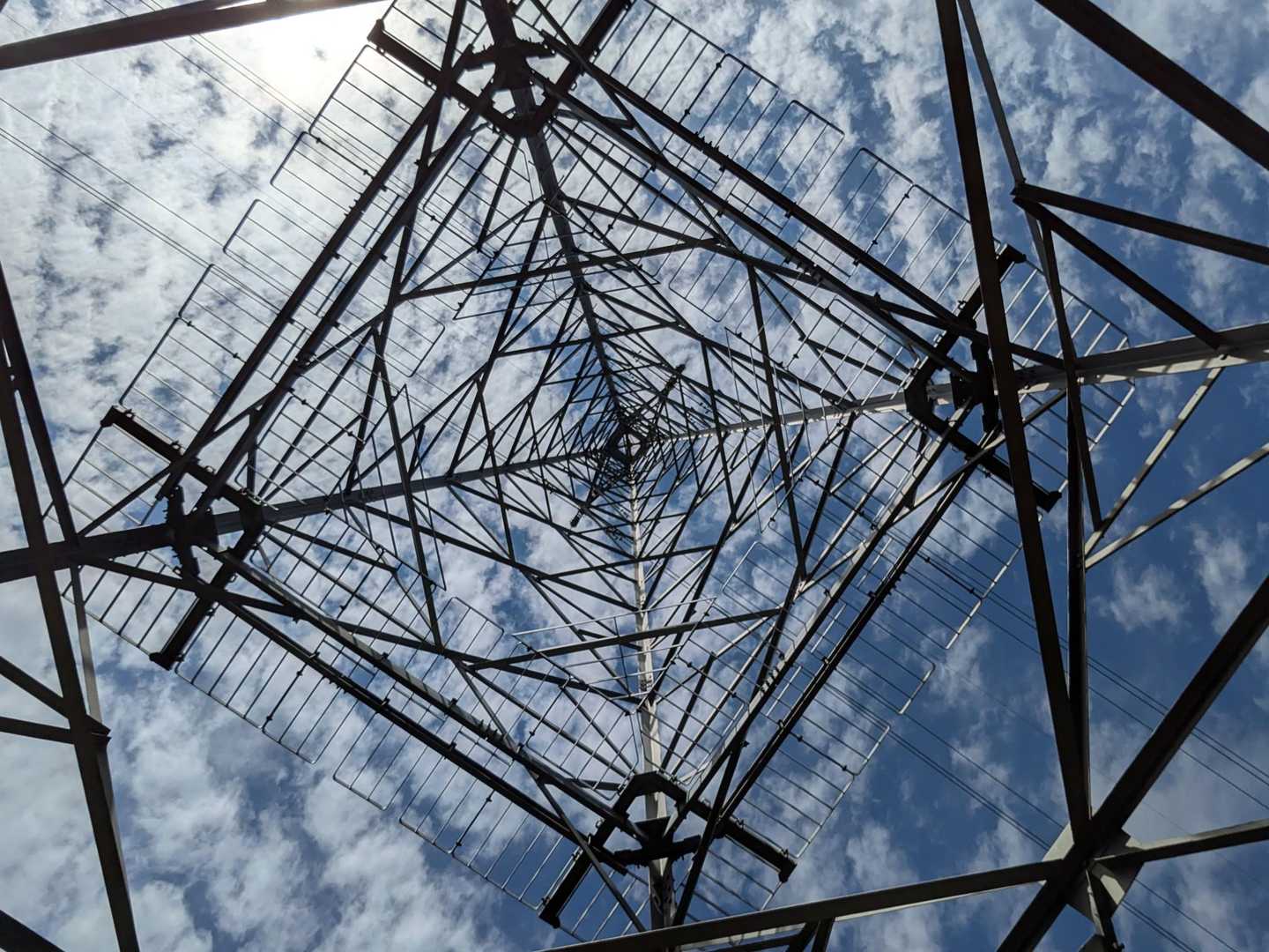 鉄塔。