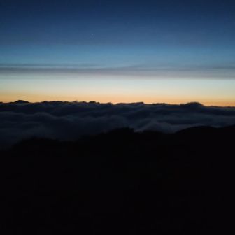 早く寝たから0時頃には目が覚めてウダウダ。ウダウダしてる場合じゃねー！