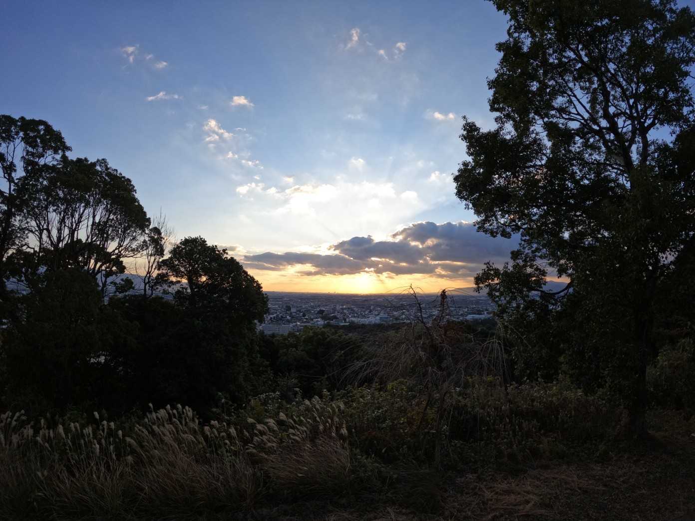 もうすぐ夕日でもう少し
止まっていたかったけど
みんな先に行っていたので
泣く泣く離れました