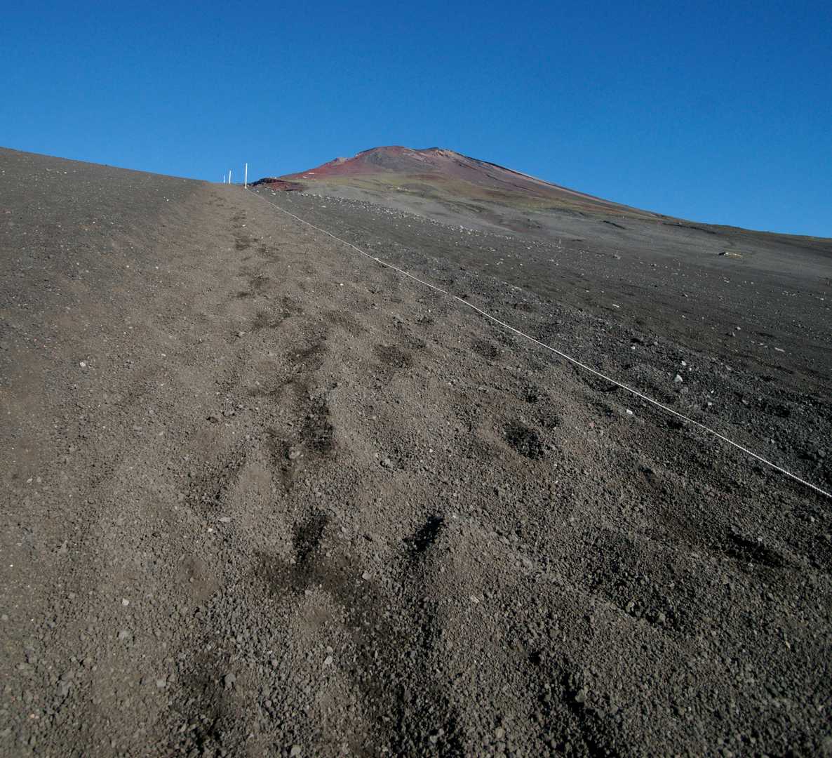 振り返れば、富士山の頂上も望めました。