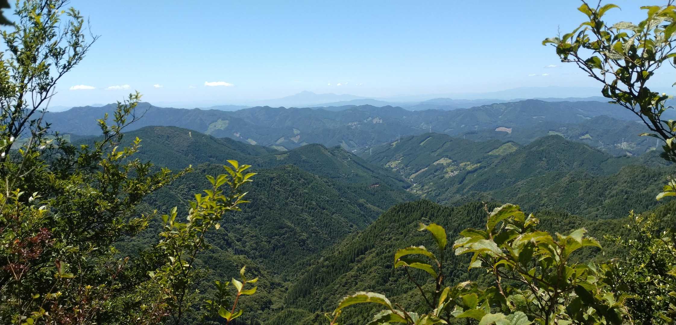 釈迦岳から御前岳への縦走路は時々鎖もあったり楽しかった！
絶景も楽しめて。