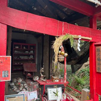 猫道　猫カフェ
　猫アートの坂道