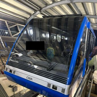 下りのケーブルカー