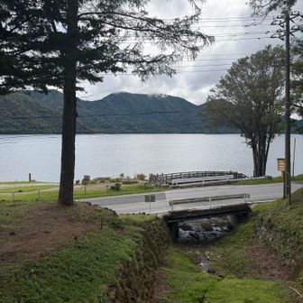 中禅寺湖は穏やか