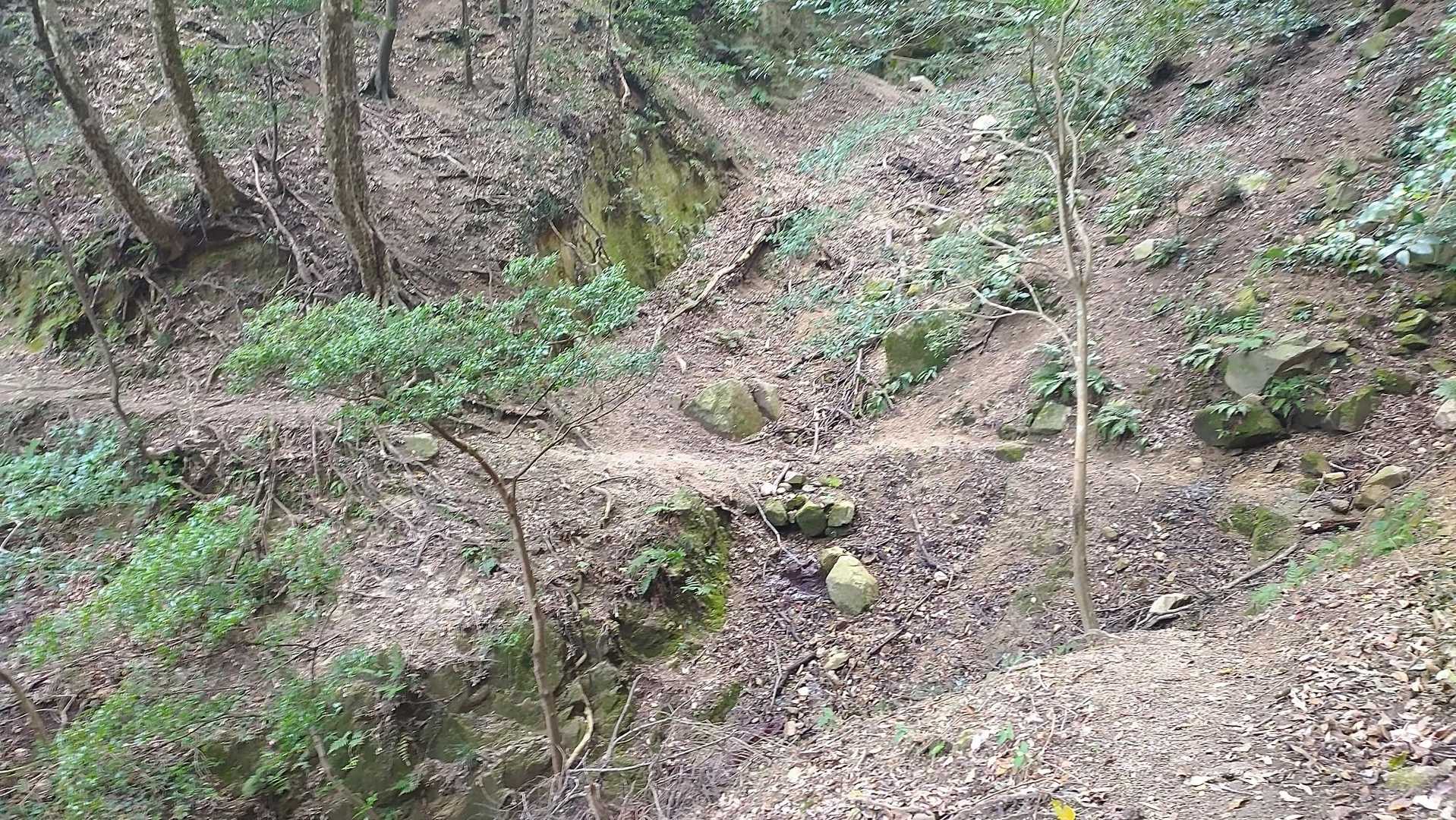 ちょっとここの右の端に見えるとこが細くて注意