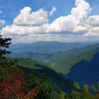 入道雲に徳山ダム