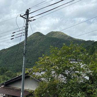 手前がサガヒラ山⛰️奥が、額井岳⛰️