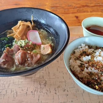 室堂にてラーメン塩、ライス