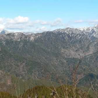 国見広場から鎌ヶ岳方向