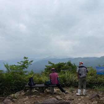 山頂はたくさん人いましたー
そして次々と上がってくる