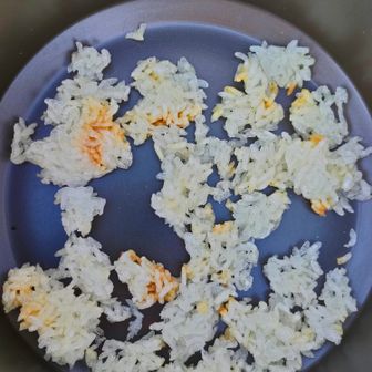 ご飯は手づくりアルファ化米！おこげ味で美味しい。