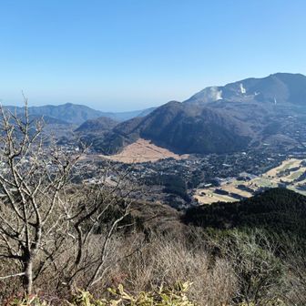 丸岳山頂から少し下ると…