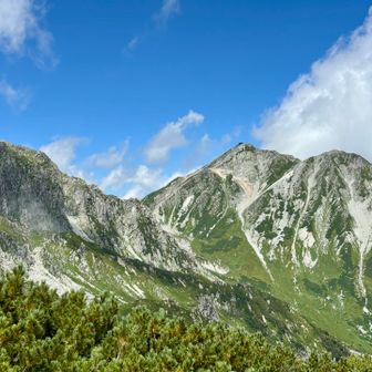 振り向いて
真ん中が雄山