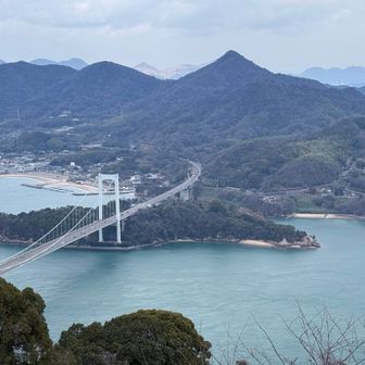 「伯方島」手前の「見近島」へは125㏄以下のバイクと、自転車、徒歩でしか降りることができません‼