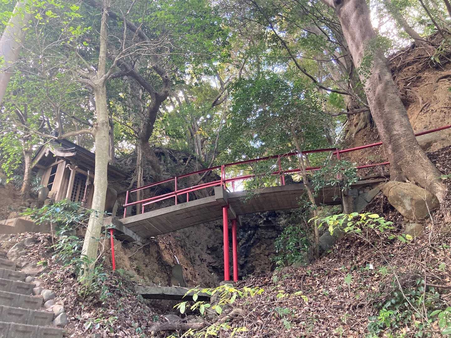 素敵な神社ありけり