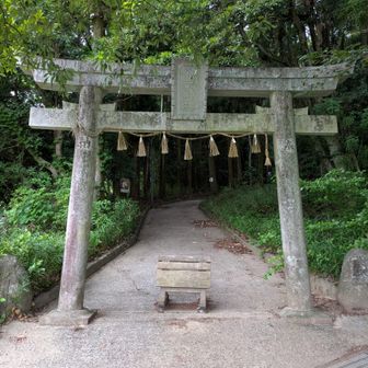 御池岳まで行って帰ってこられますように。

駐車場はさすがにこの時間帯は数台のみ。

トイレは洋式トイレが2基。

ペーパー　手洗い場あり。


