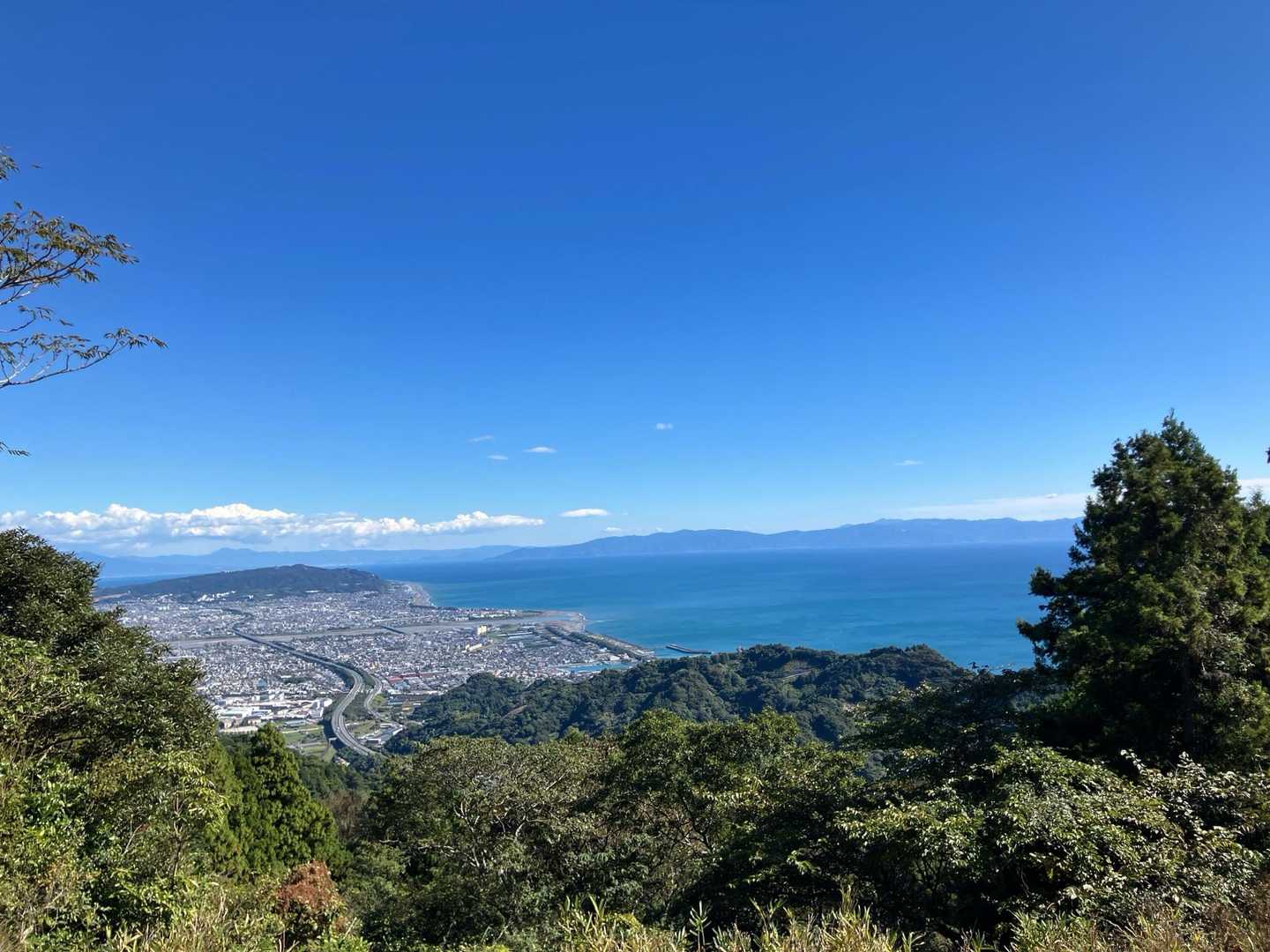 花沢山-日本坂峠-満観峰-鞍掛峠-大ベラ山-高草山 周回コースの写真