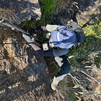 最後の難関で右往左往www
この上からワンコの吠える声が聞こえる🐶