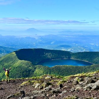帰ってきました！大浪池と私😁
山頂でおやつも食べてゆっくり🤣
本当に絶景なのでずっといたい！風も気持ち良くて涼しい！