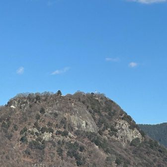 下山時に見えた岩殿山
迫力ある！