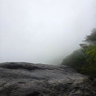 明神岩
