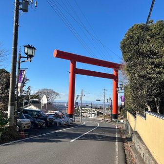 大鳥居を振り返る。