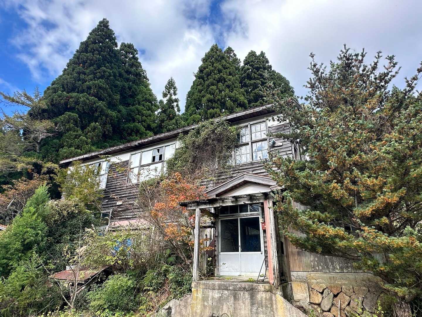 廃校が有ります😃