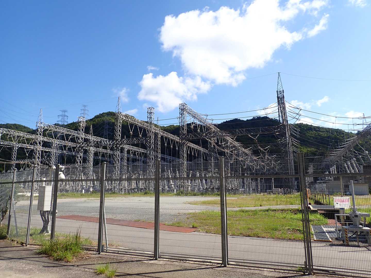 関西電力猪名川変電所
でかい変電所にびっくり！