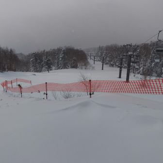 第３リフトは営業してませんが
ゲレンデトップ