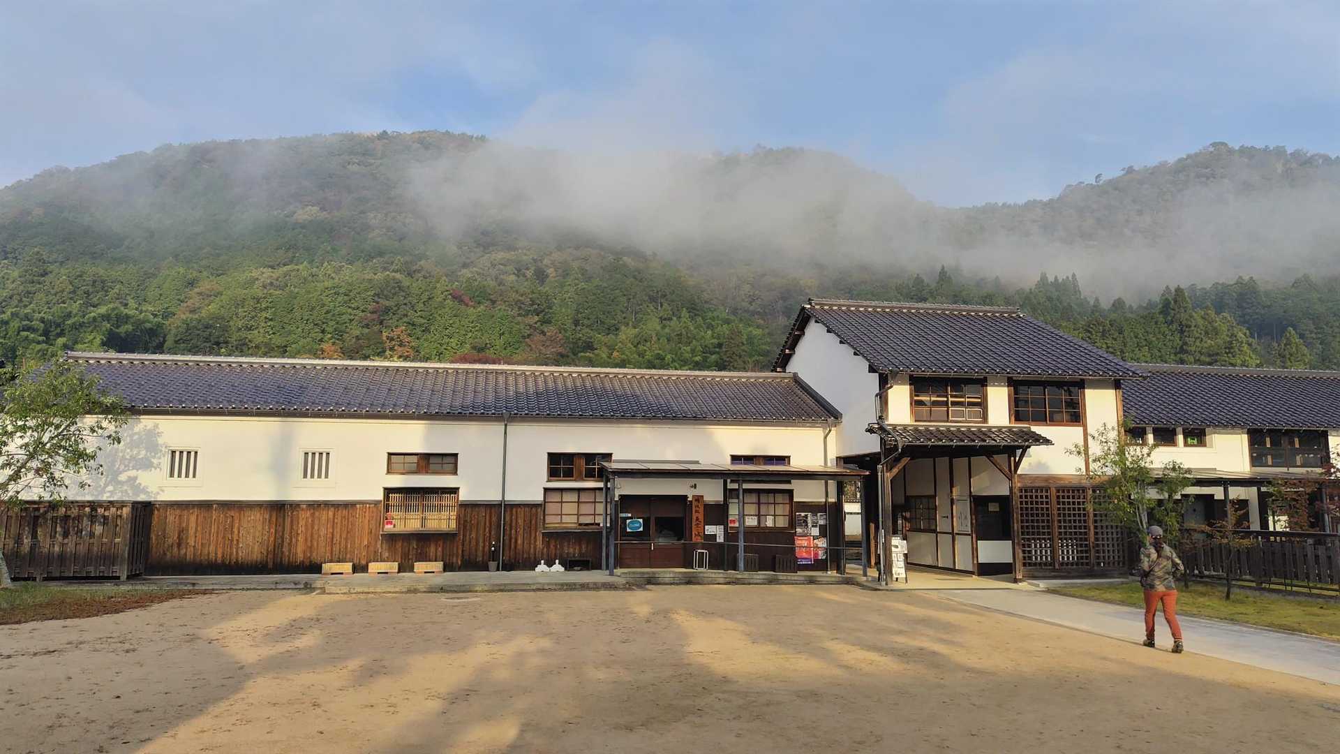 "を" 通り抜けて行きま〜す🙏