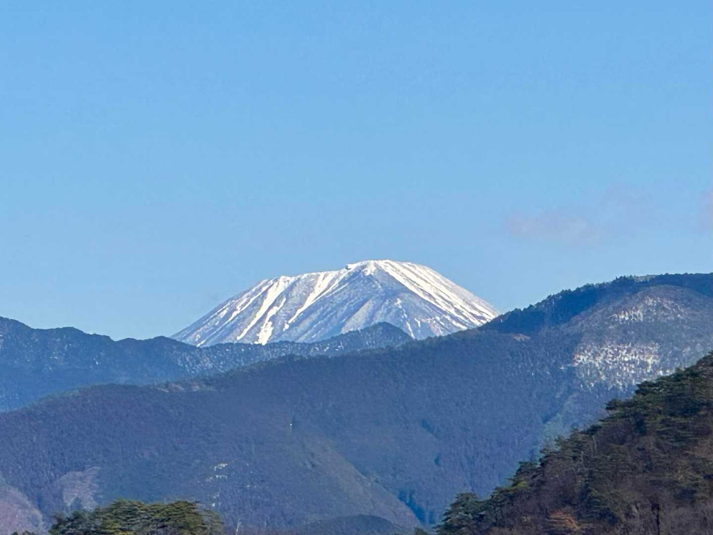 男体山