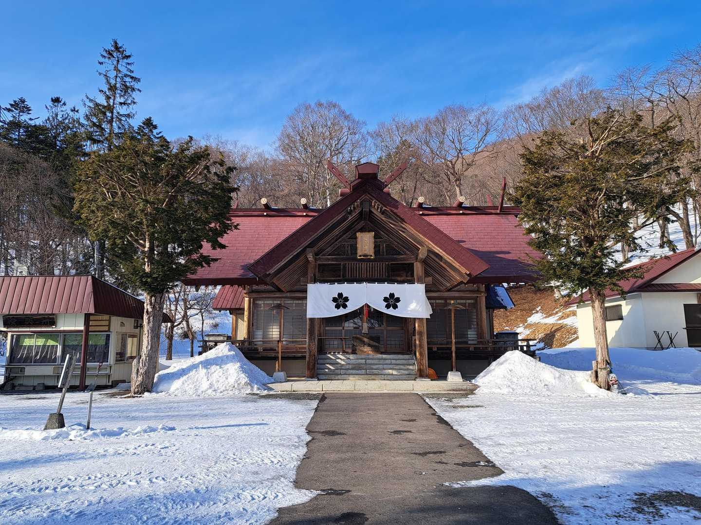 新得神社⛩️無事下山を報告
明日の安全登山祈願🙏
