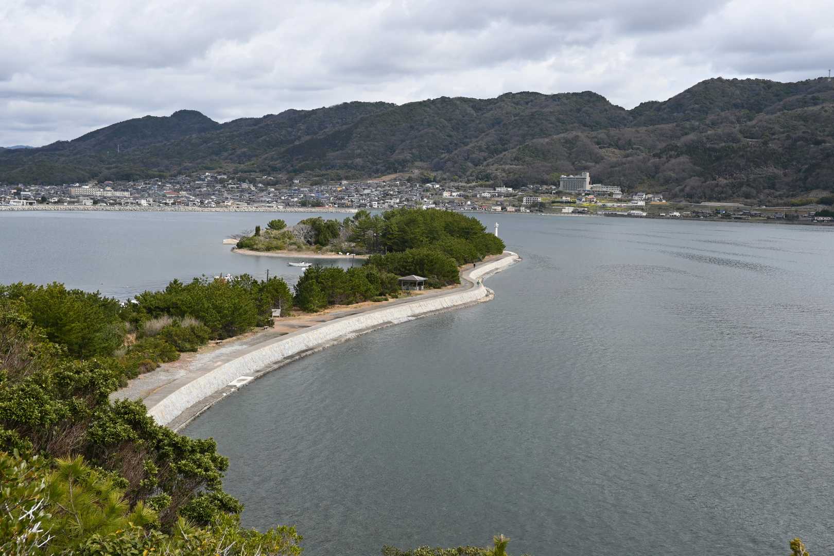 展望地から見た
象鼻ヶ岬の方面です。