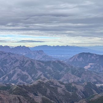 妙義山と手前の山の隆起がカッコよです