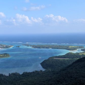 ざわついてても川平湾はいつもきれい