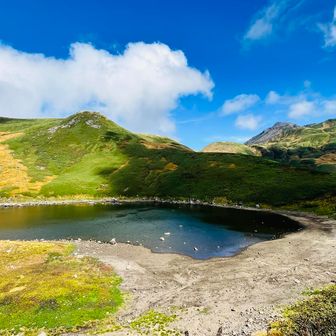 奥には鳥海山⛰️