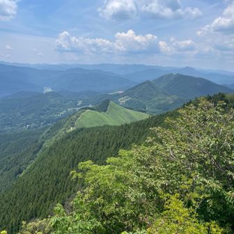 曽爾高原から登って来たライン