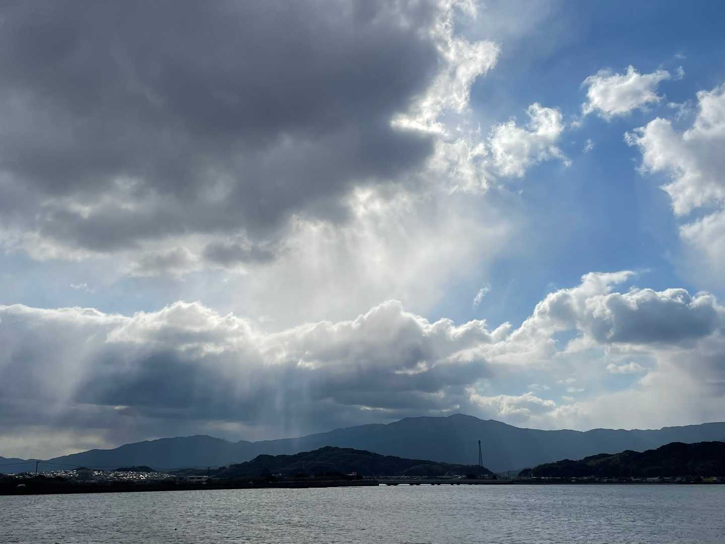 小富士東バス停からスタート。
金山、井原山、雷山かっこいい。