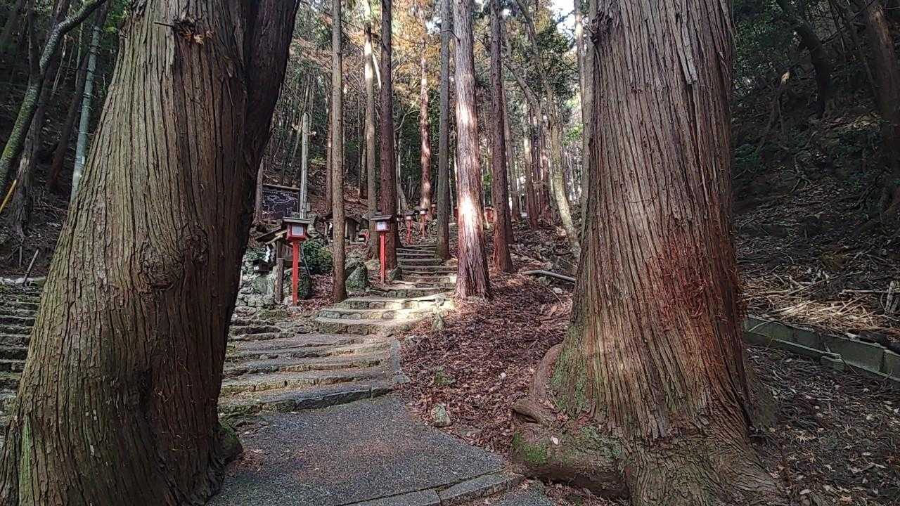 毘沙門堂参道。