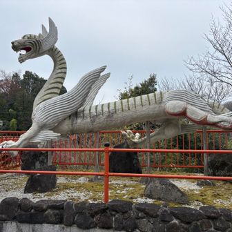 バス停前。バスは行ったばかりなので王寺駅まで歩きます。