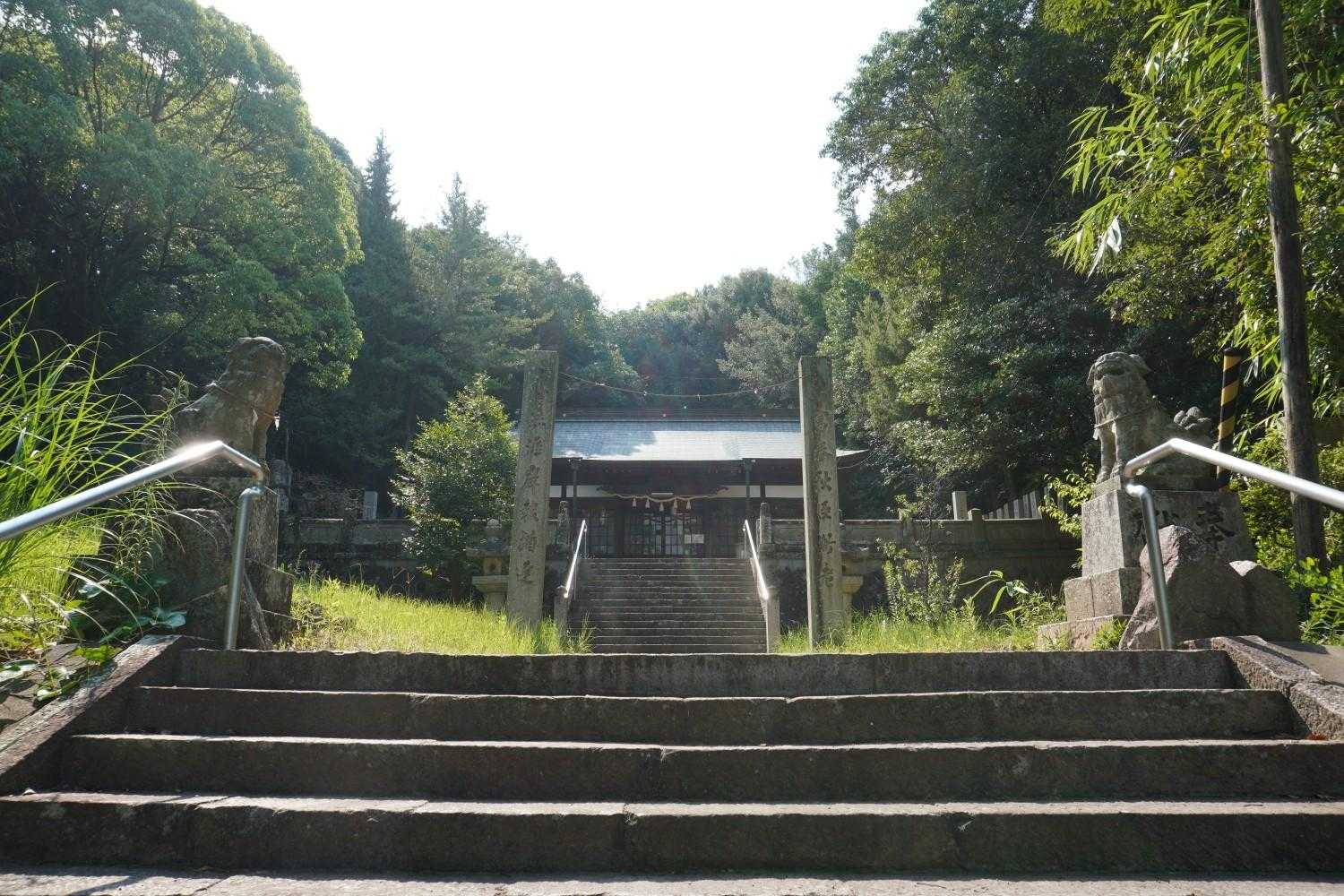 参拝に向かう
