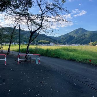 降りて　　外周ｳｫｰｷﾝｸﾞﾙｰﾄを歩きます🚶💦

金峰山⛰️が見えます😃熊本市で　一番高いお山⛰️  一番低いお山⛰️と一番高いお山⛰️の共存…😅