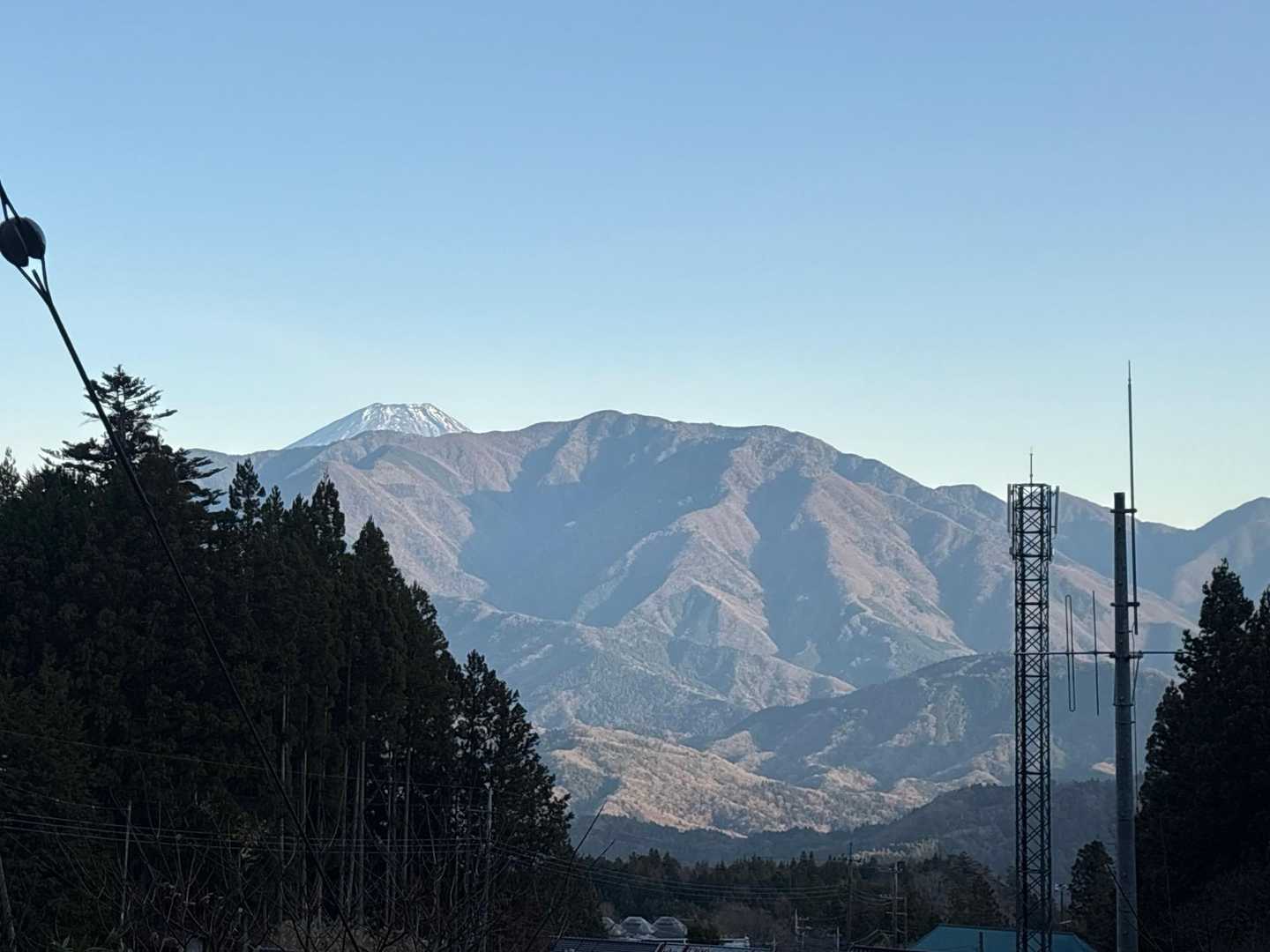 富士見山…想像していたより結構大変な山でした
登頂したことより3人が無事に下山出来た事が何よりの収穫だと思いました😊