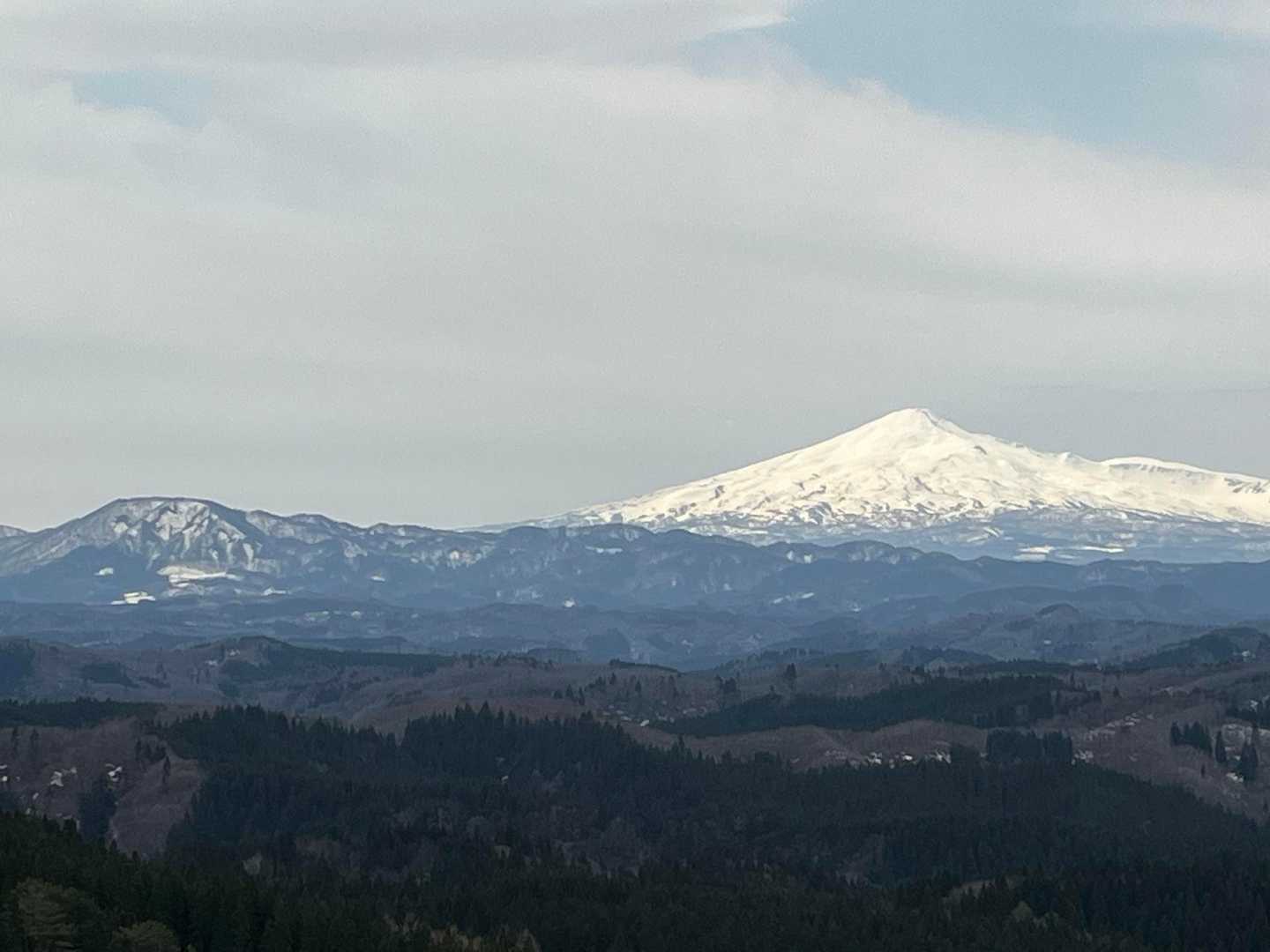 八塩山と鳥海山