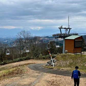 次は三条山へ向かう

13時雨降りだったけど少しずつ降り始めた☔️

途中で携帯を落とす😮‍💨朝から携帯や車の鍵を探すやらワチャワチャしてた...落ち着こう😞