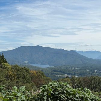 御鹿山を探してウロウロしてたら斑尾山がよく見えた