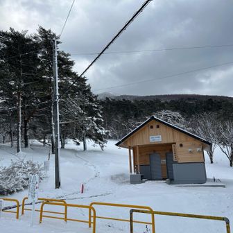 んー
山頂はガスは掛かってませんが、晴れなかったかー