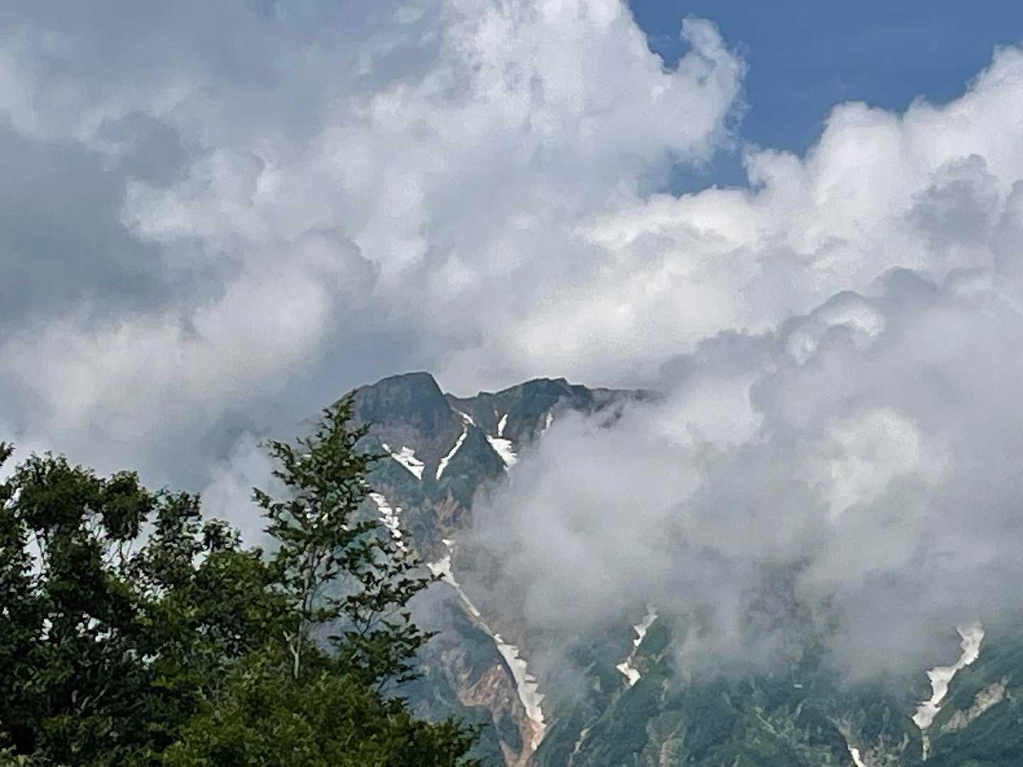 一瞬見えるもすぐに雲の中