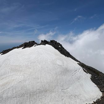 七高山から新山山頂を眺める✨