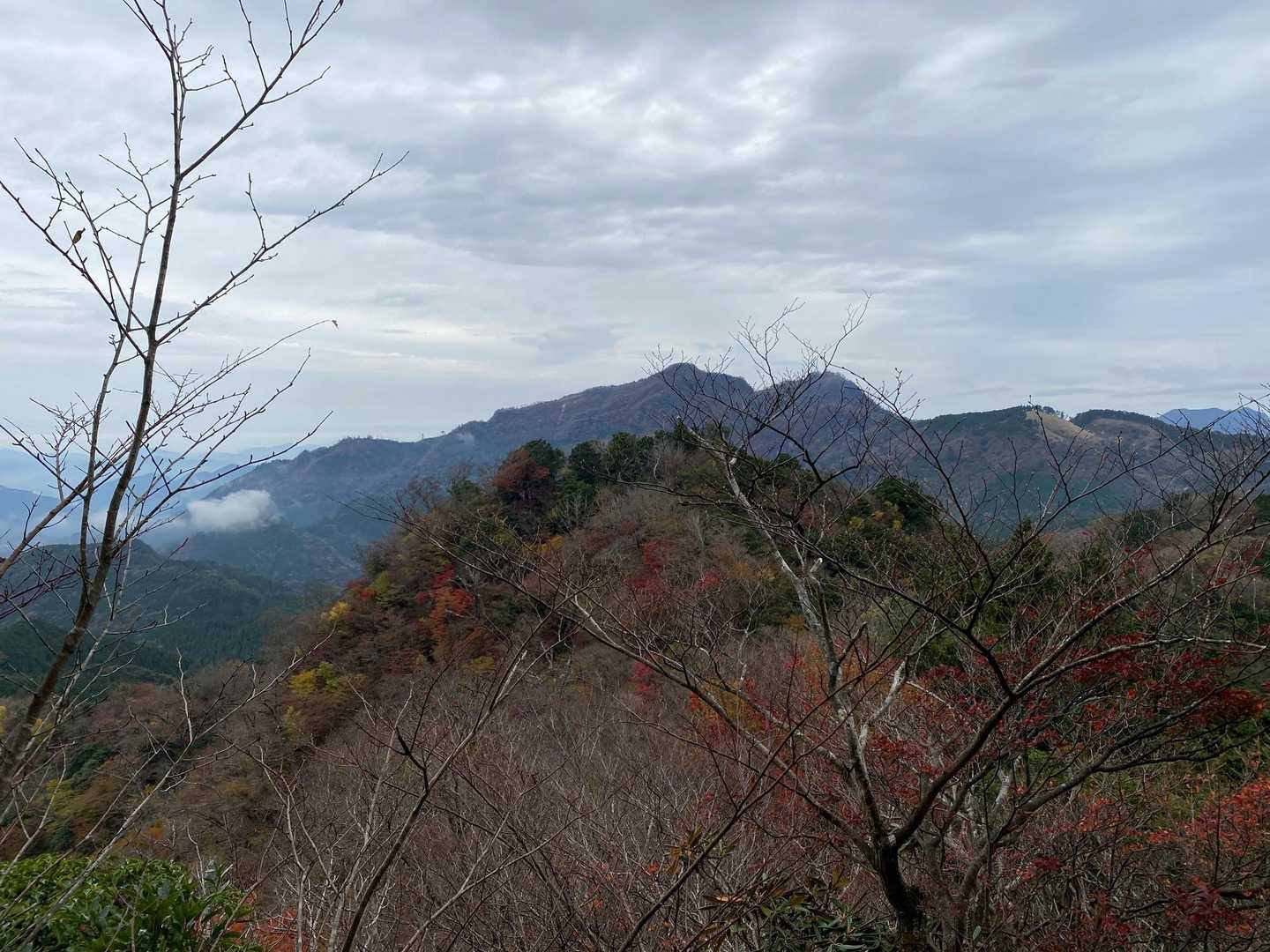 雲が‥☁️☁️
まさかだよね🙄お昼から晴れ予定だけど☀️